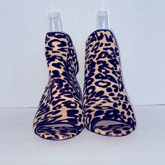 Louise Et Cie Isabelle Animal Print Heeled Booties Size 8 - Picture 2 of 8